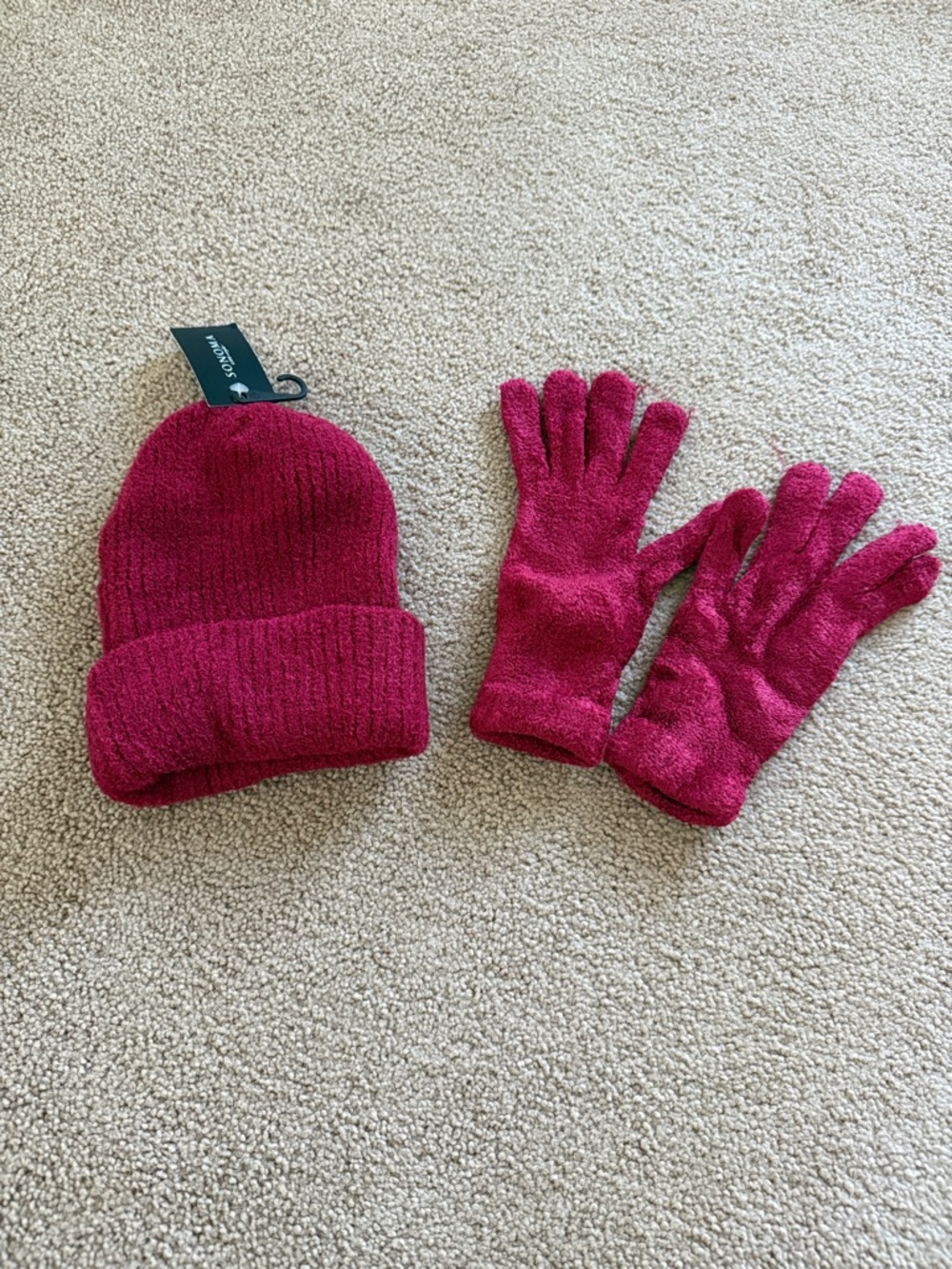 Sonoma Fuchsia Red Knit Beanie and Gloves Set